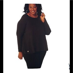 Active California Love Long sleeve open envelope back. Black.NWT Active wear.